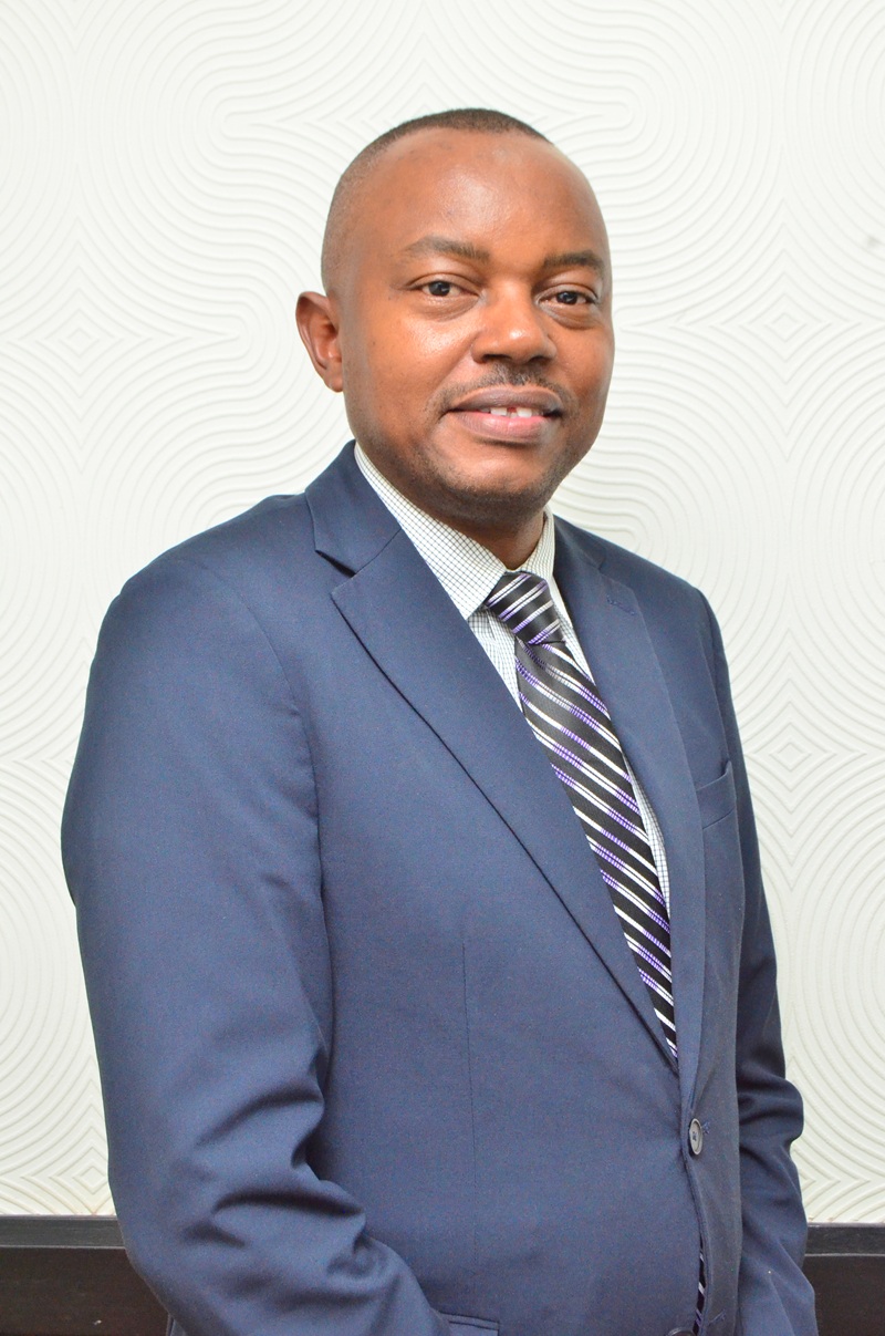 DR. PAUL KAMLONGERA