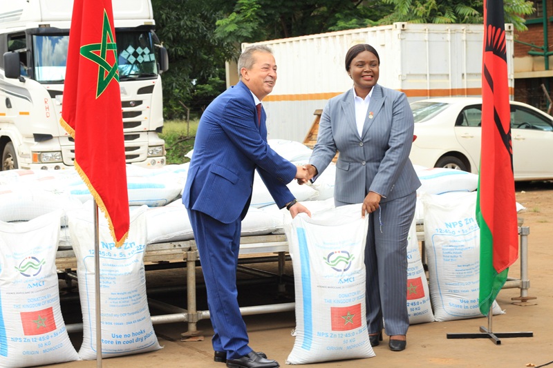 Morocco Hands Over Donation to Malawi